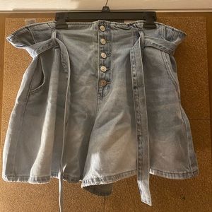 American Eagle paper bag mom shorts